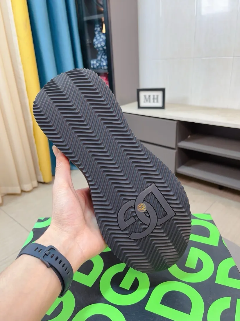 Men's shoes 💰440🌹🌹"Dolce & Gabbana DG" original imported fly woven splicing ➕ fly woven lining, light on the foot, comfortable, versatile, original special outsole 🔥favored by trendy men, welcome to compare quality 🔥exquisite luxury, super A level! Compared with the genuine product at the counter, the version is no worse at all! Code number 36-46